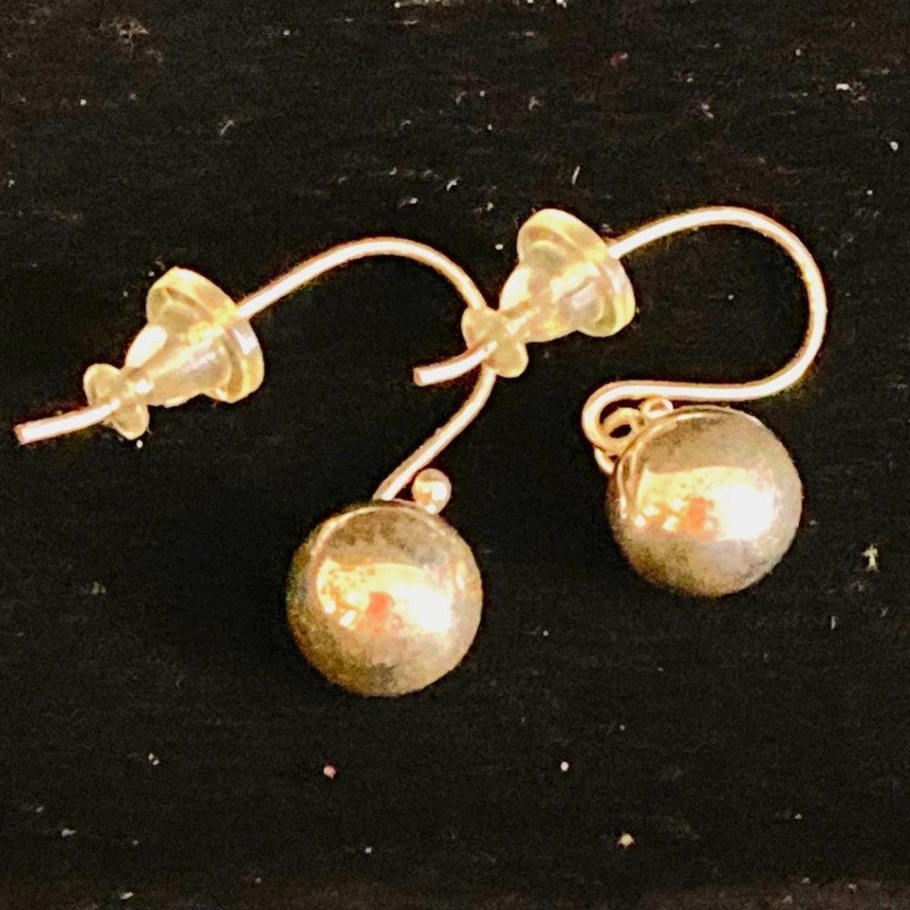 Sterling globe dangles with nice hook detail